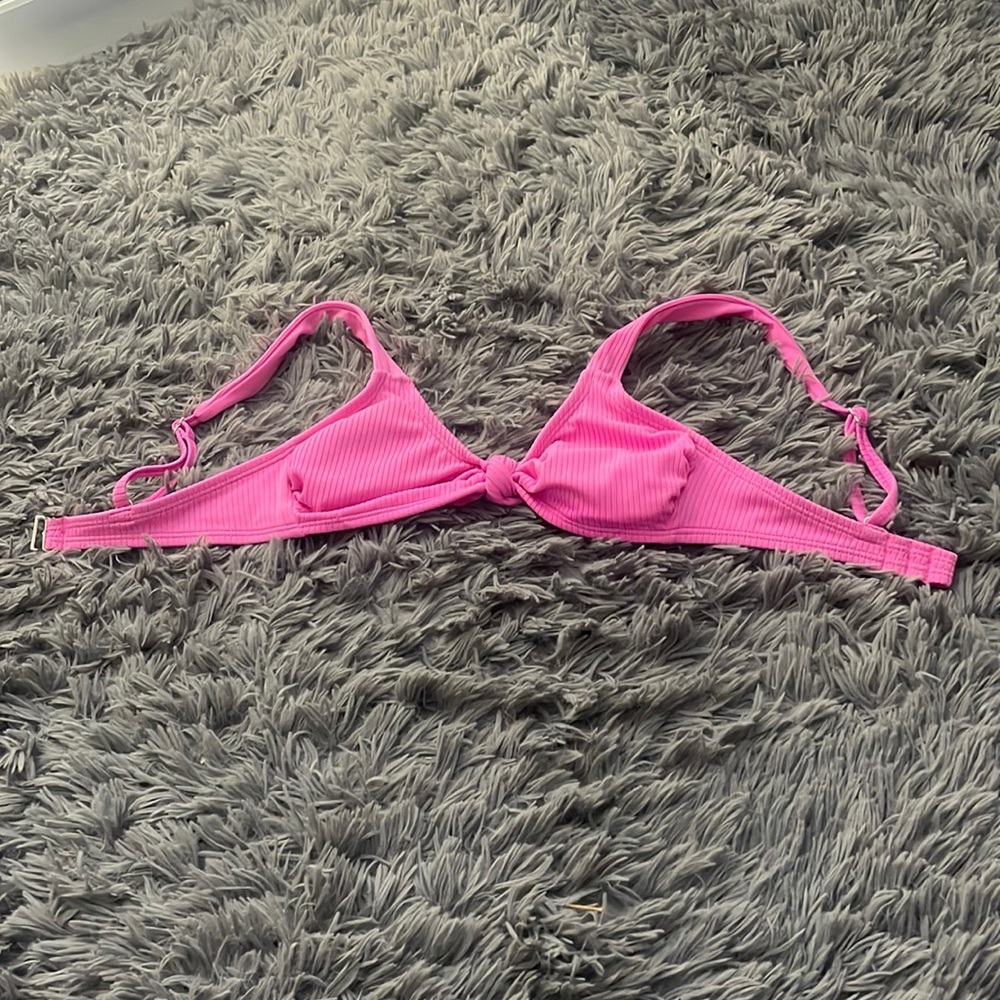 XS pink bikini top from target, really flattering, has a pretty bow